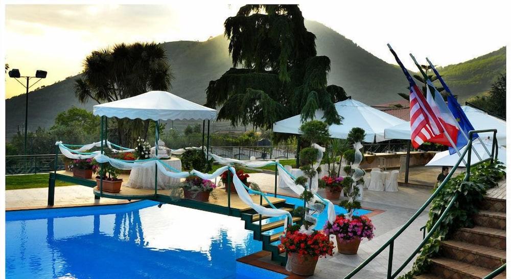 Hotel Diecimare Cava deʼ Tirreni Exterior foto