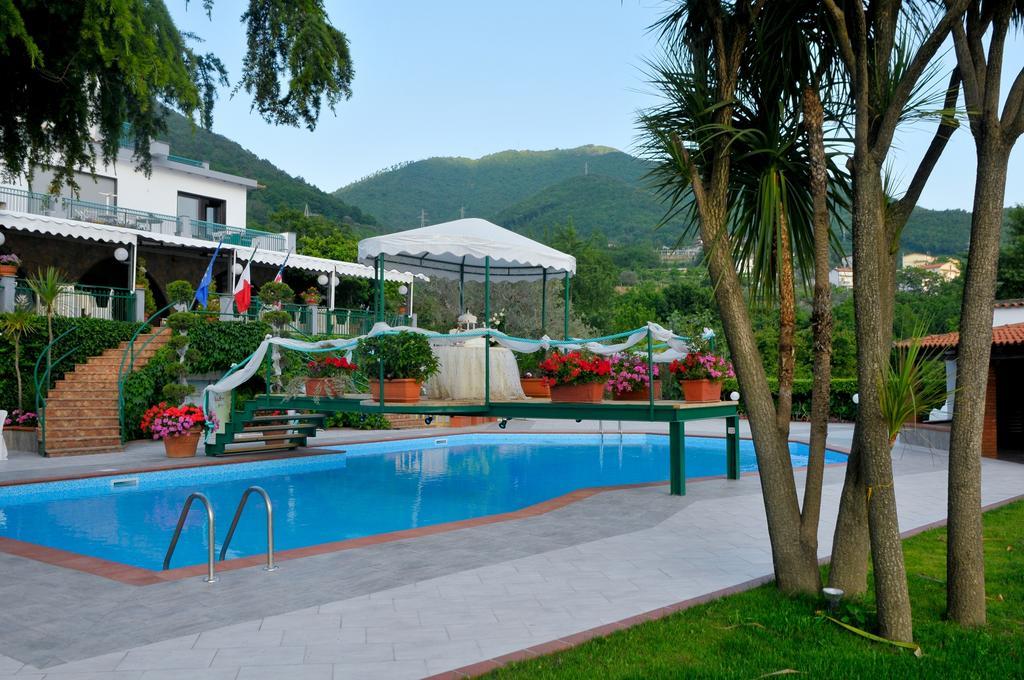 Hotel Diecimare Cava deʼ Tirreni Exterior foto
