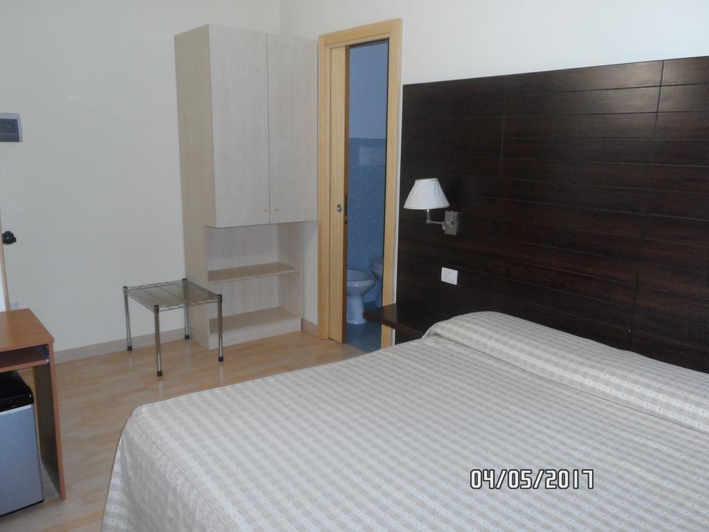 Hotel Diecimare Cava deʼ Tirreni Exterior foto