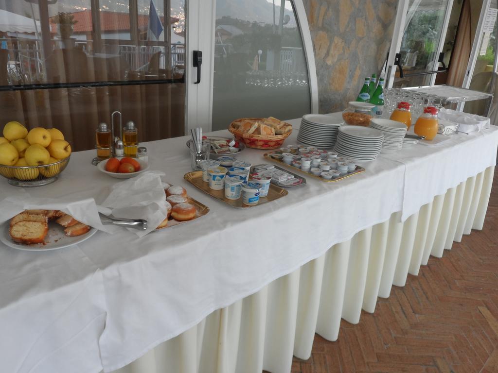 Hotel Diecimare Cava deʼ Tirreni Exterior foto