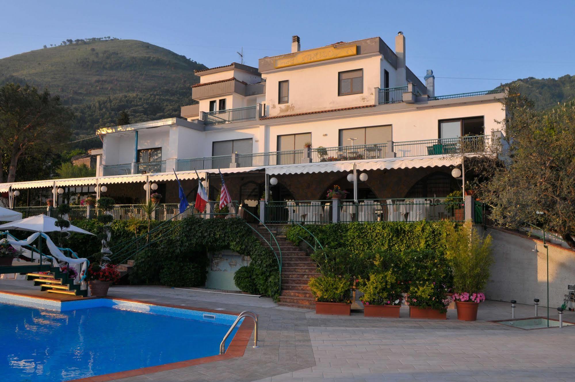 Hotel Diecimare Cava deʼ Tirreni Exterior foto