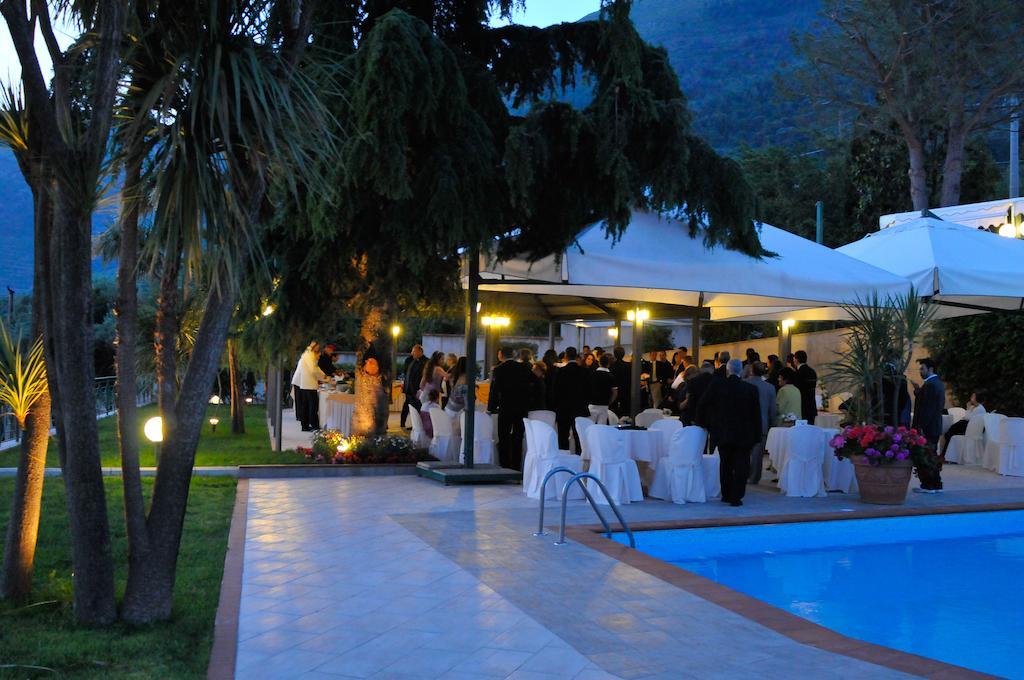 Hotel Diecimare Cava deʼ Tirreni Exterior foto